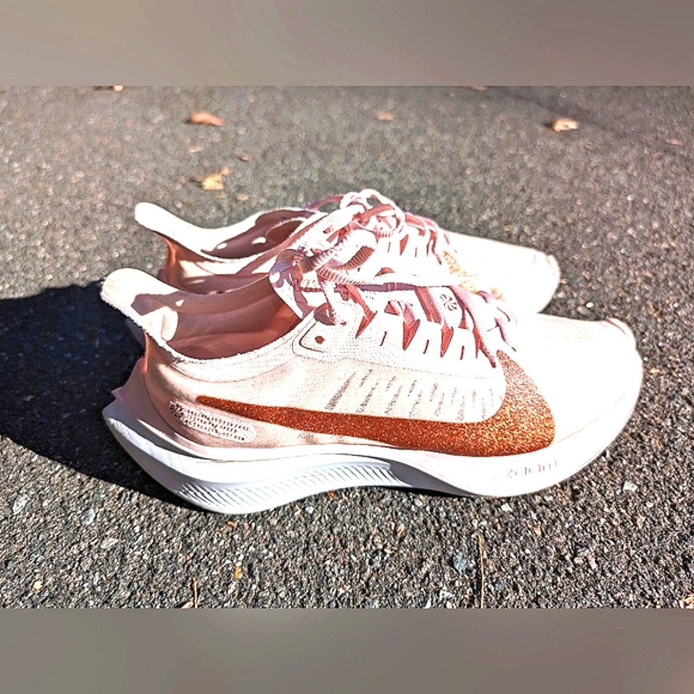 Nike Zoom Gravity Sparkle Running Sneakers (EUC)